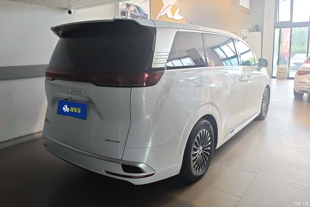 Denza D9, 2023 3
