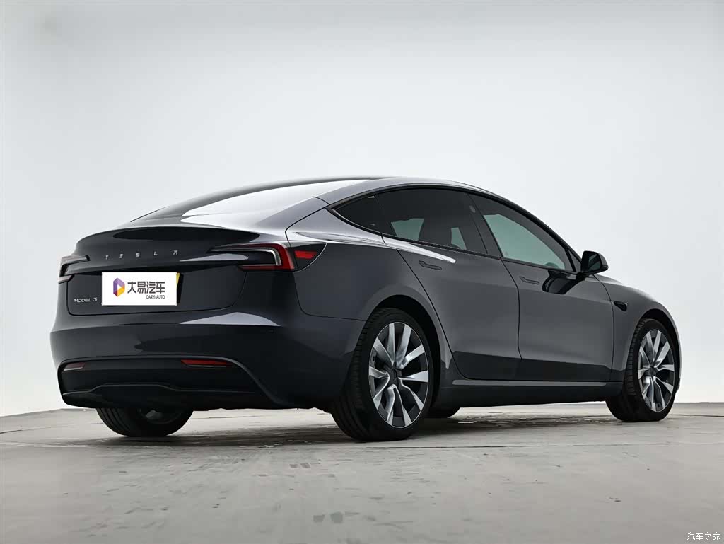 Tesla Model 3, 2024 3