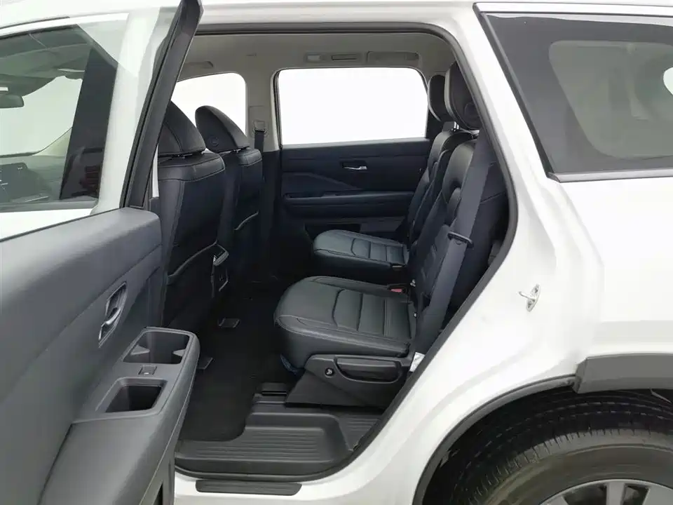 Nissan Exploring the land