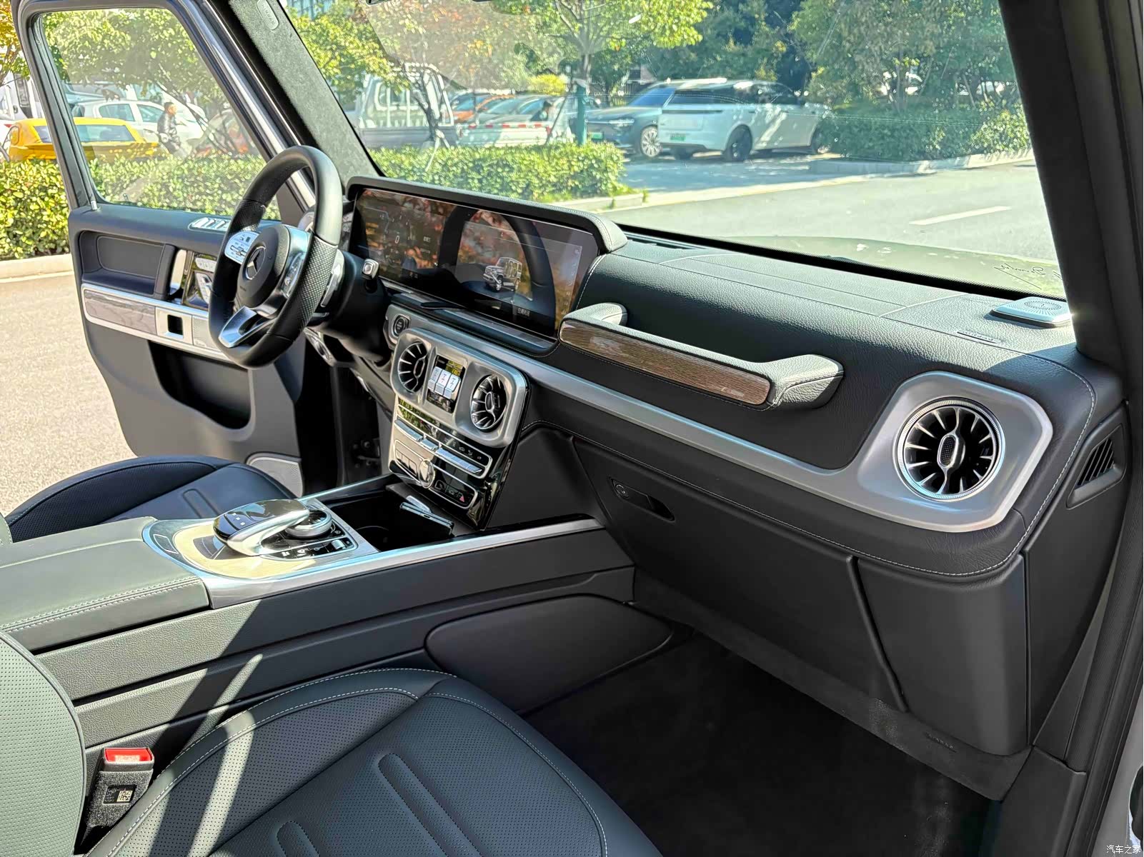 Mercedes-Benz G-Class, 2023 11