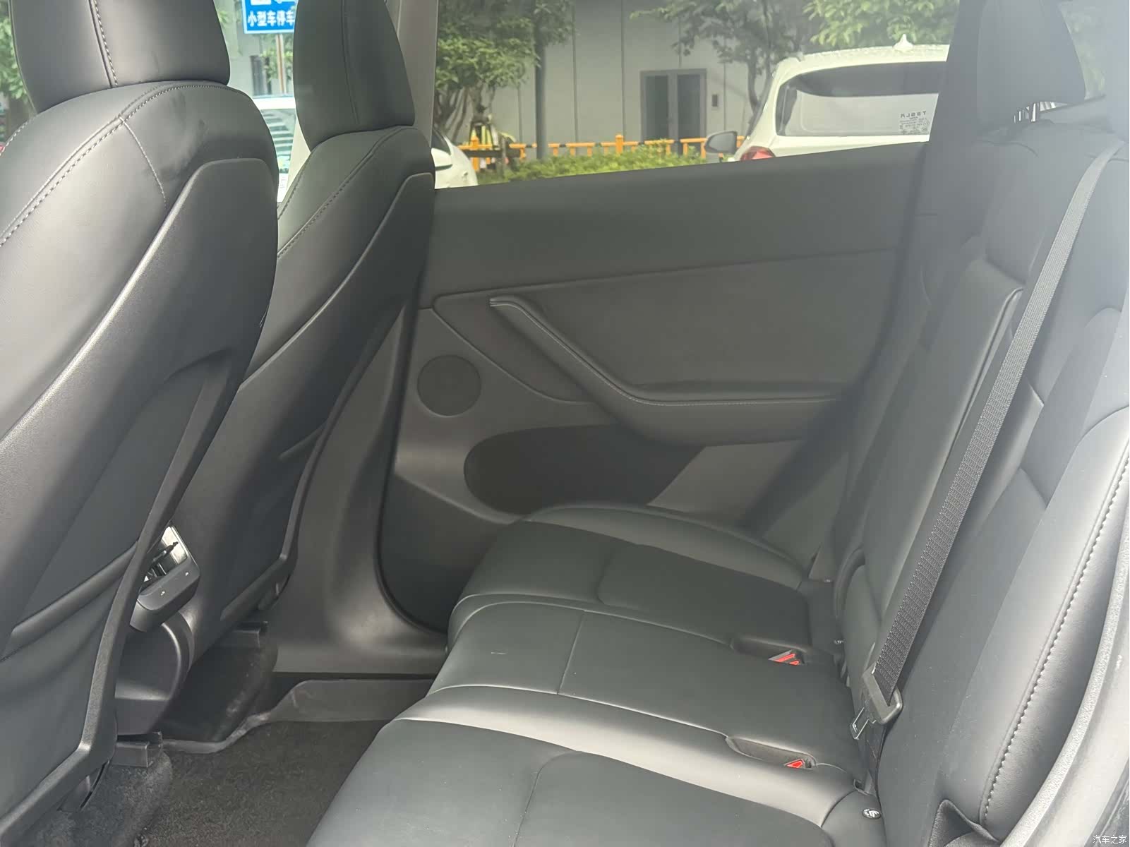 Tesla Model Y, 2024 16