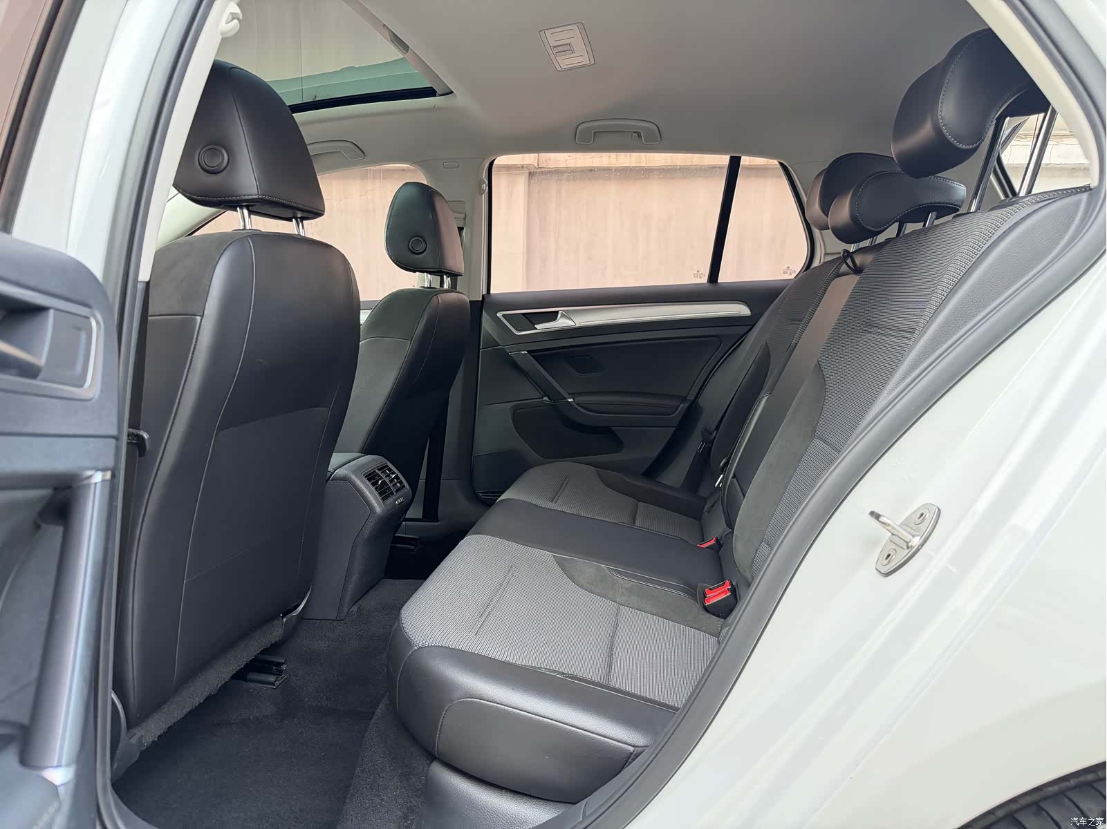 Volkswagen Golf, 2018 все фото