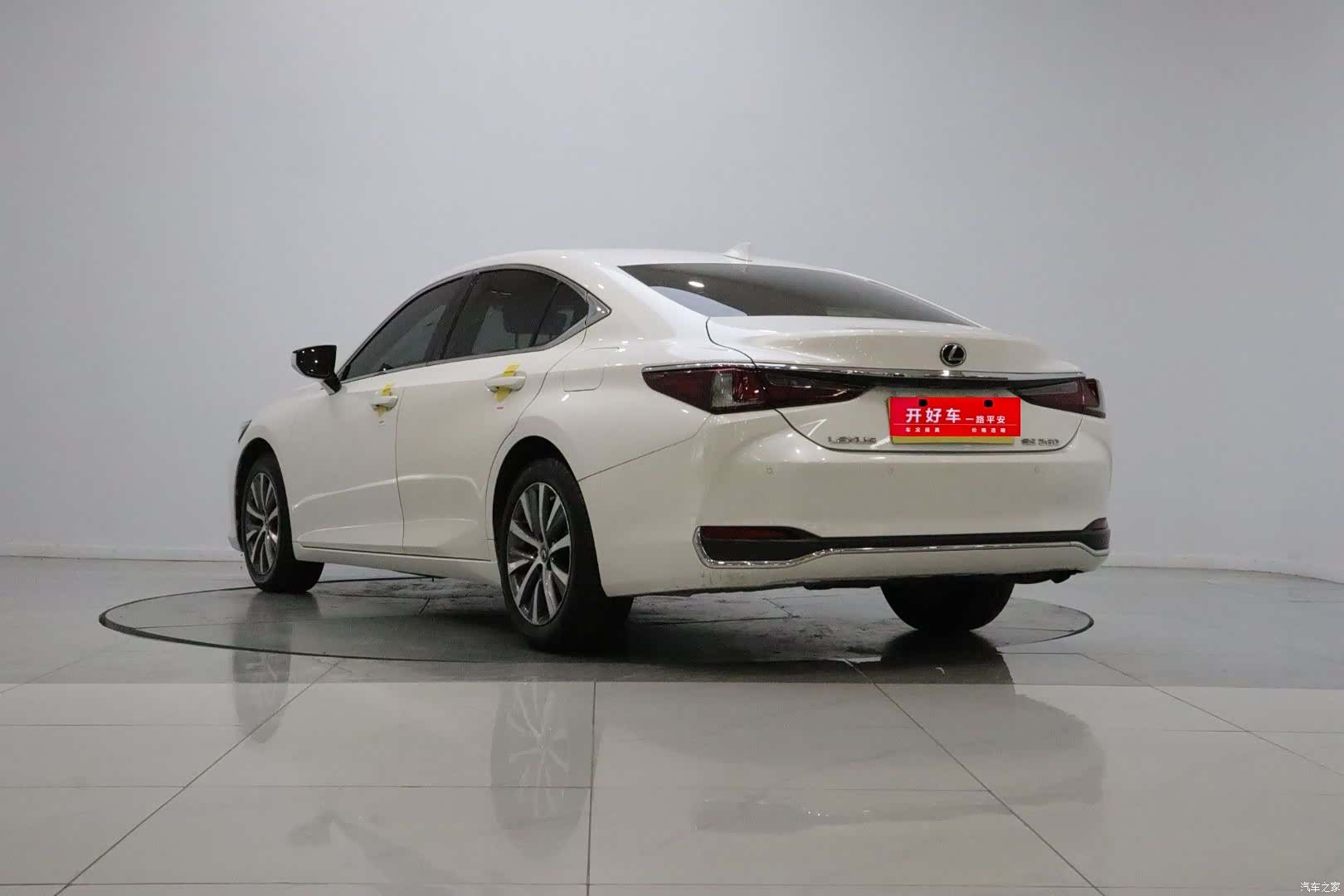 Lexus ES, 2021 6