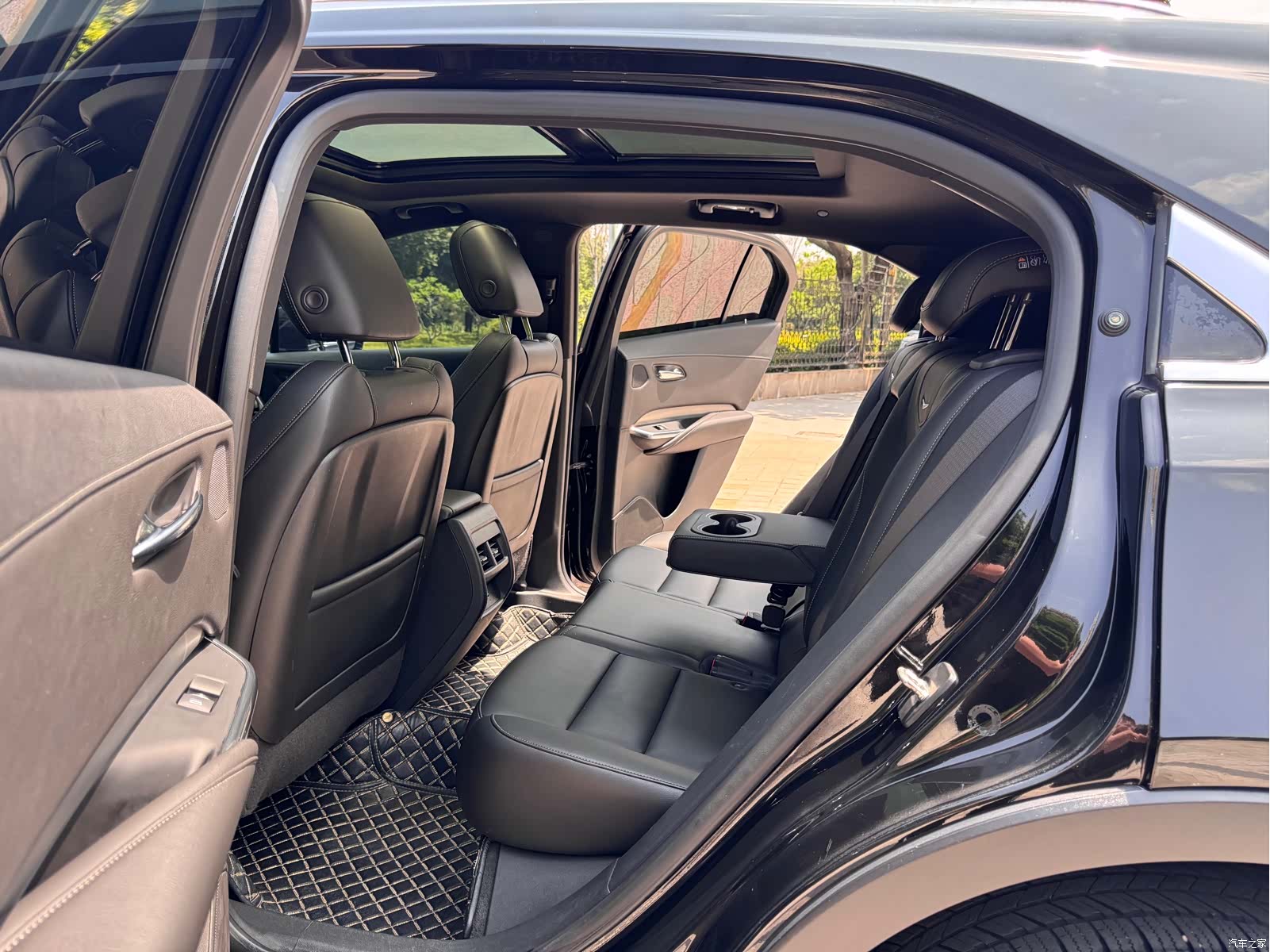 Cadillac XT4, 2020 11