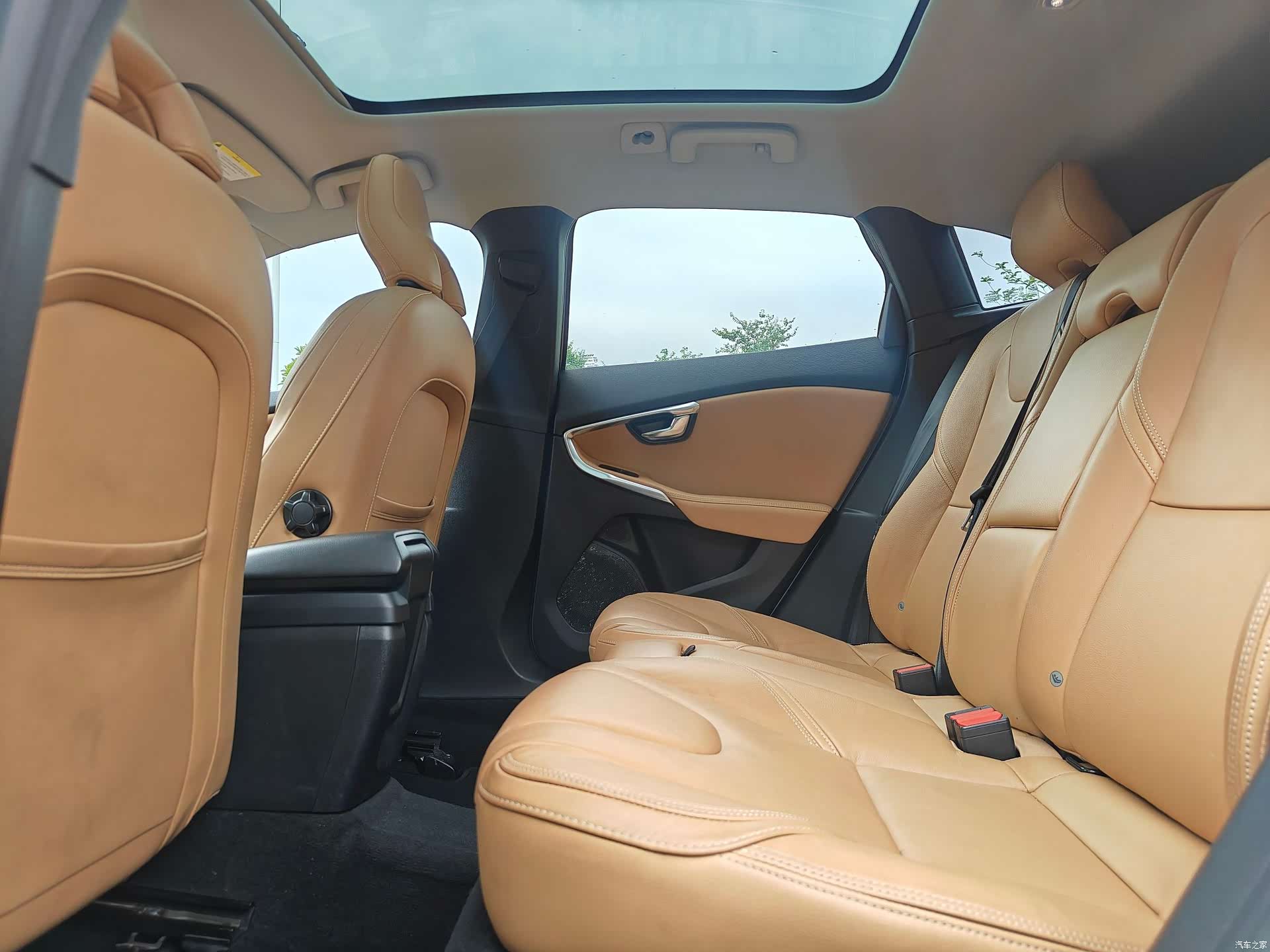 Volvo V40, 2017 16