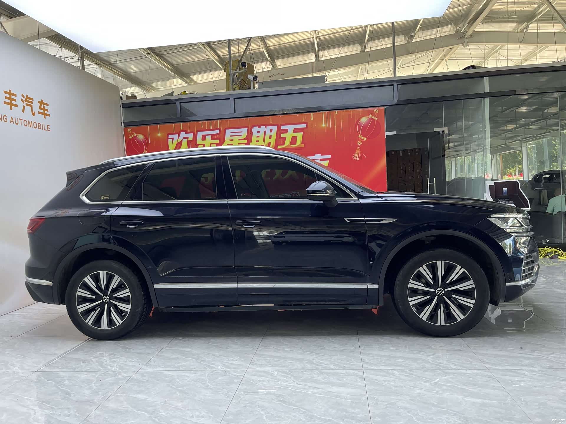 Volkswagen Touareg, 2021 все фото