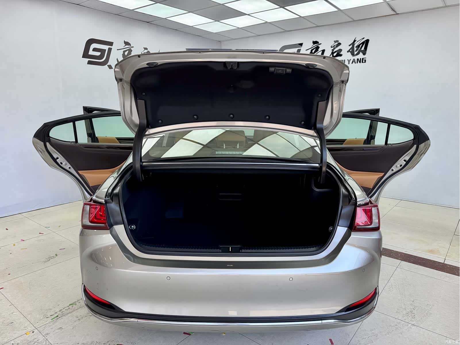 Lexus ES, 2021 23