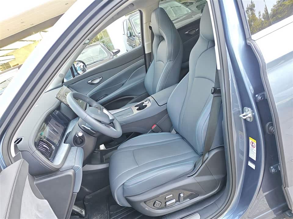 BYD Sea Lion 07 DM-i