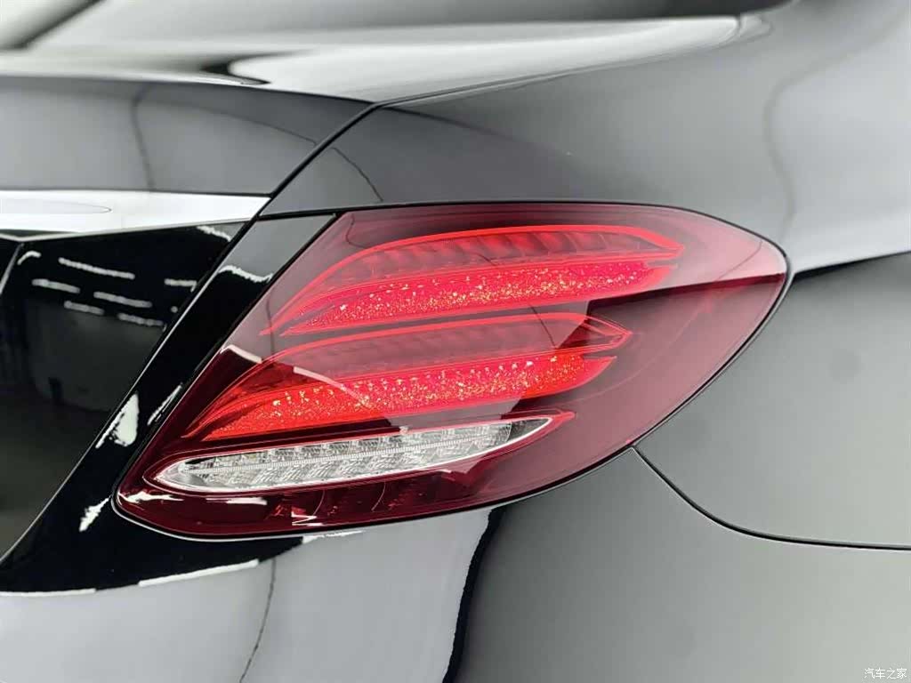 Mercedes-Benz E-Class, 2019 16