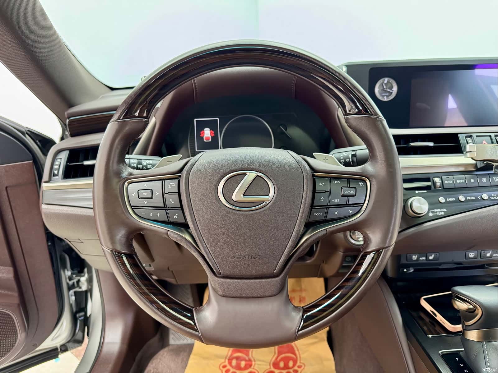 Lexus ES, 2021 17