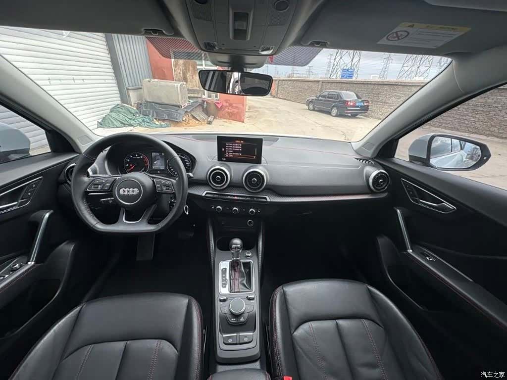 Audi Q2L, 2022 8