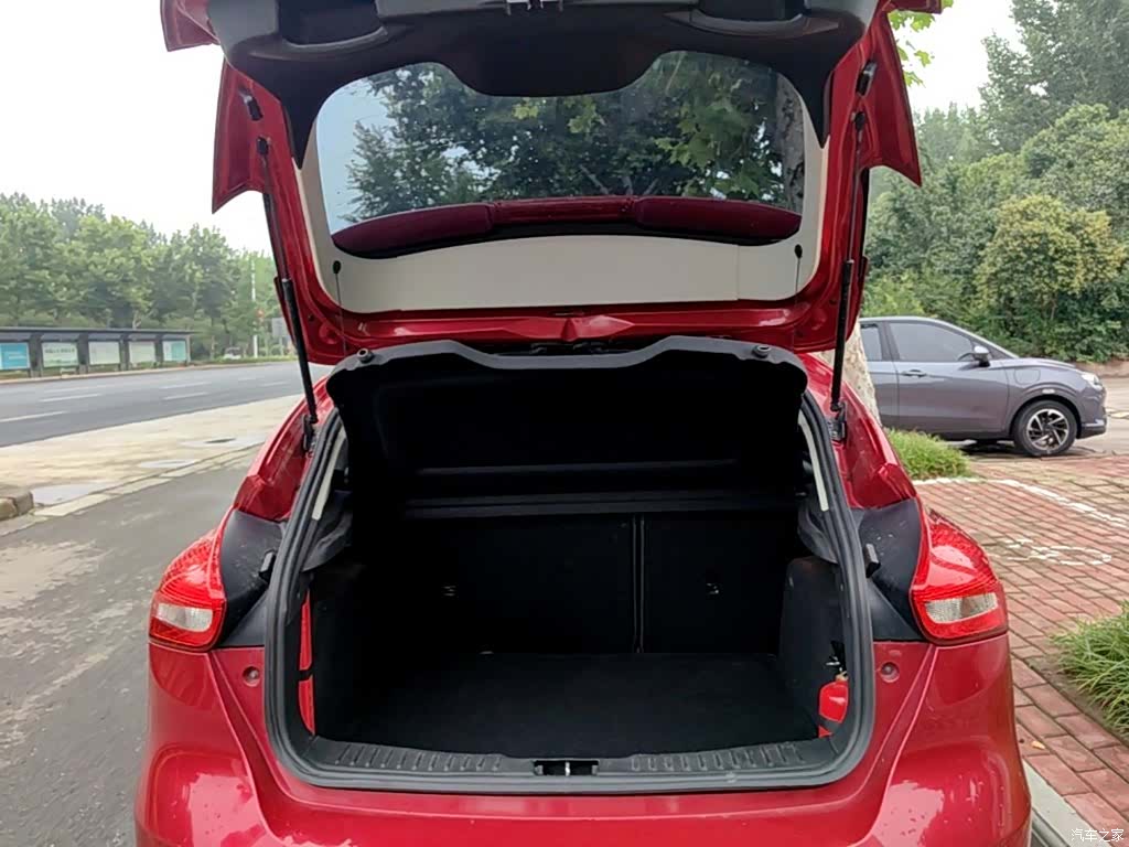 Ford Focus, 2015 19