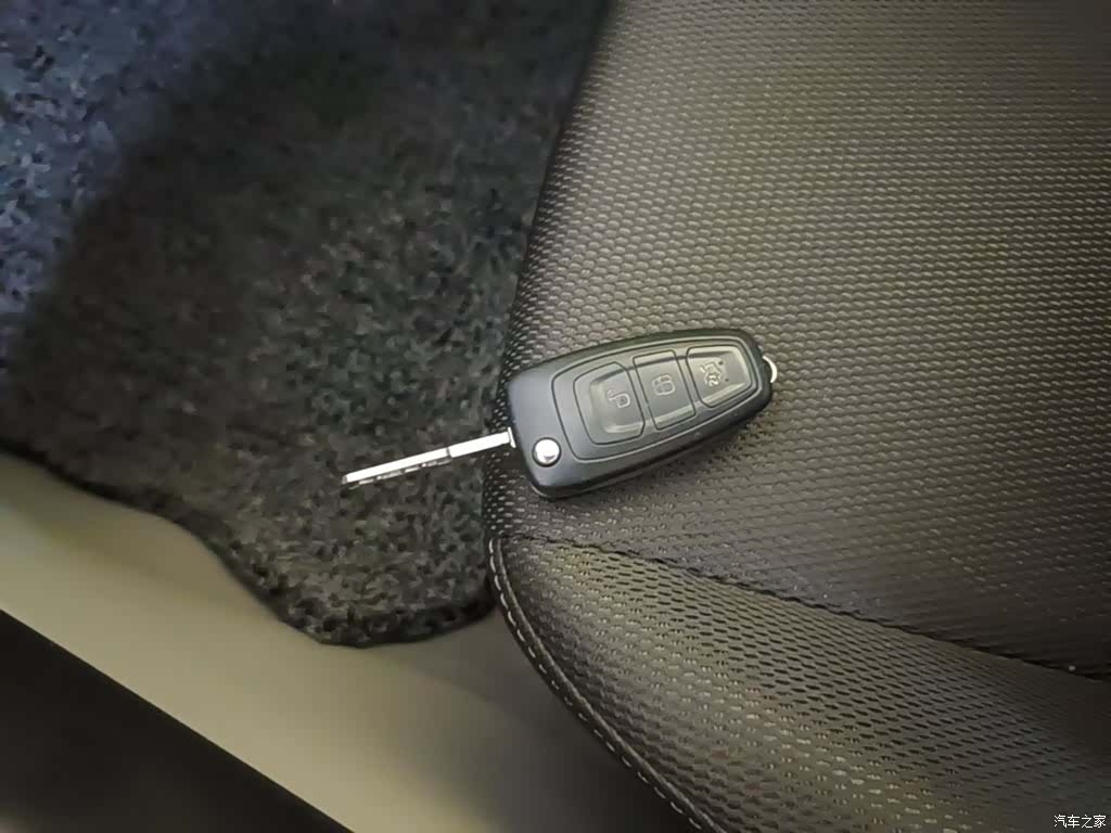 Ford Focus, 2015 9
