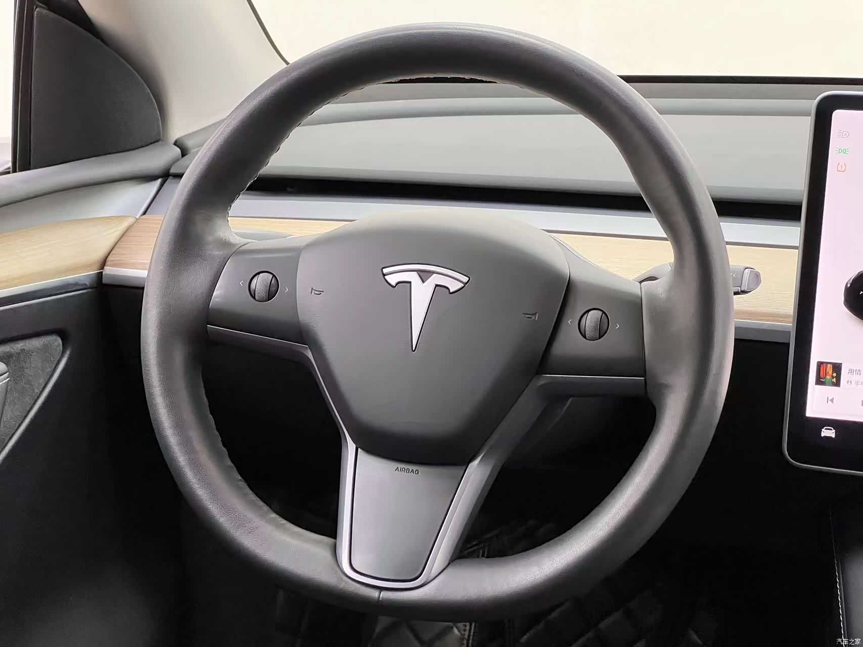 Tesla Model Y, 2021 27
