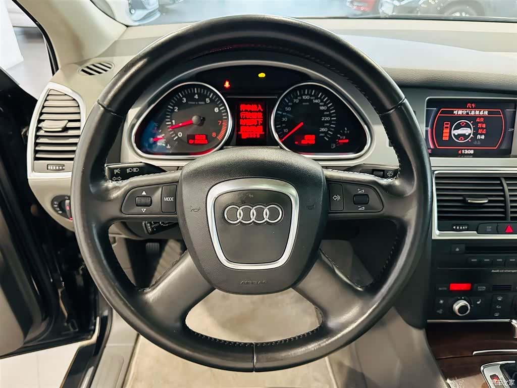 Audi Q7, 2008 11
