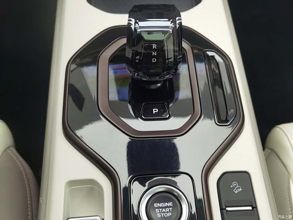 Geely Icon, 2025 13