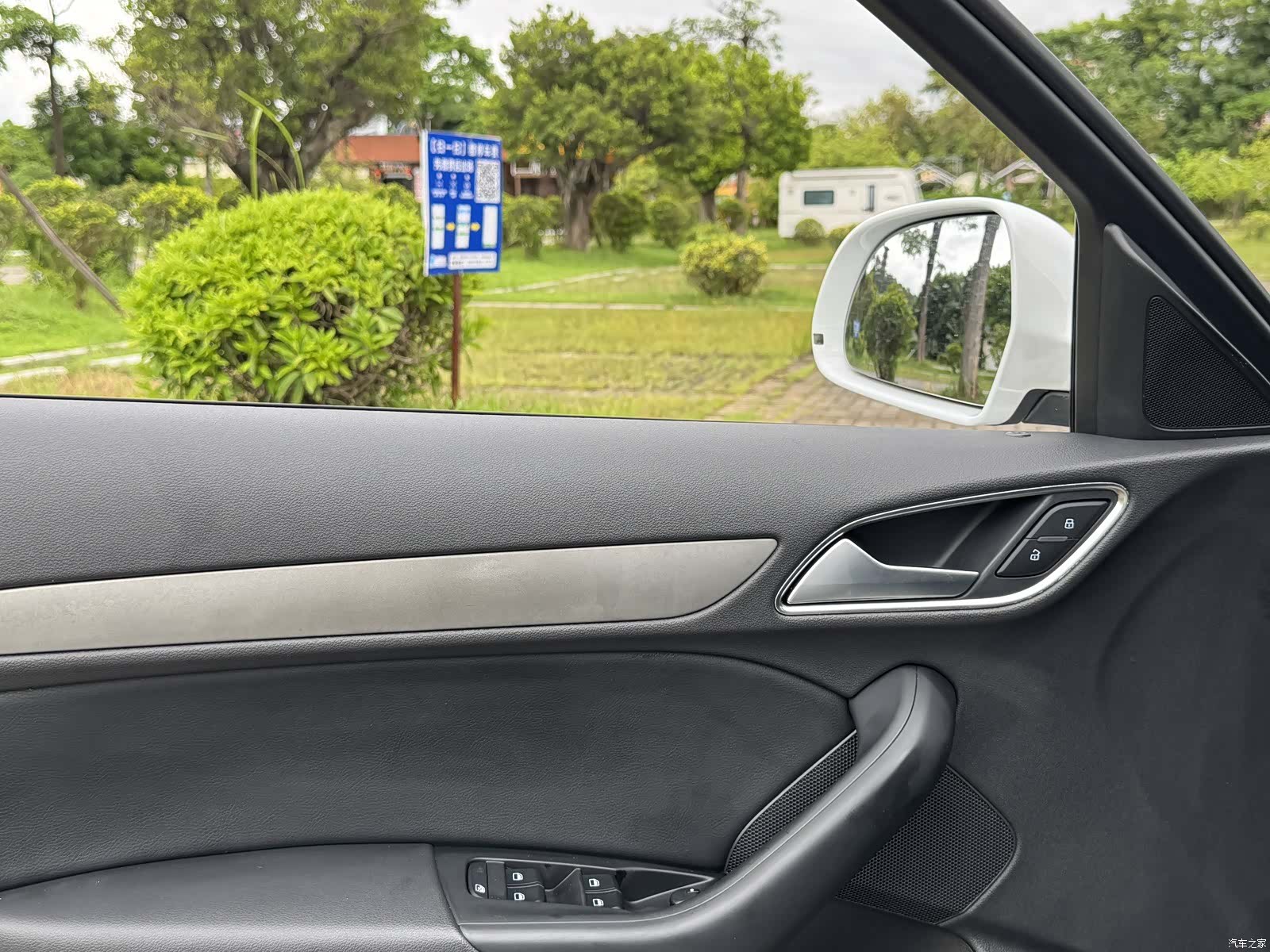 Audi Q3, 2015 21