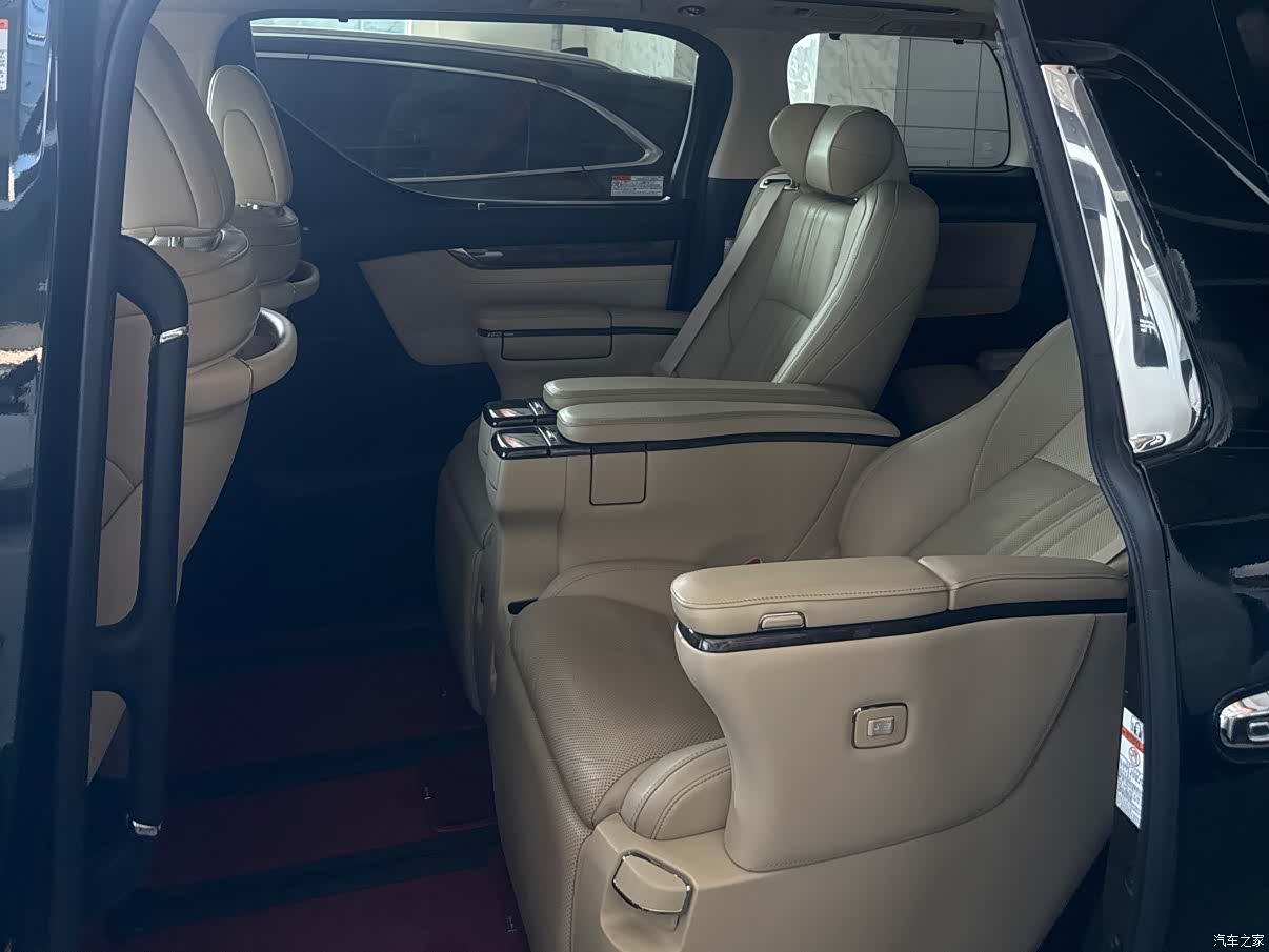 Toyota Alphard, 2018 9