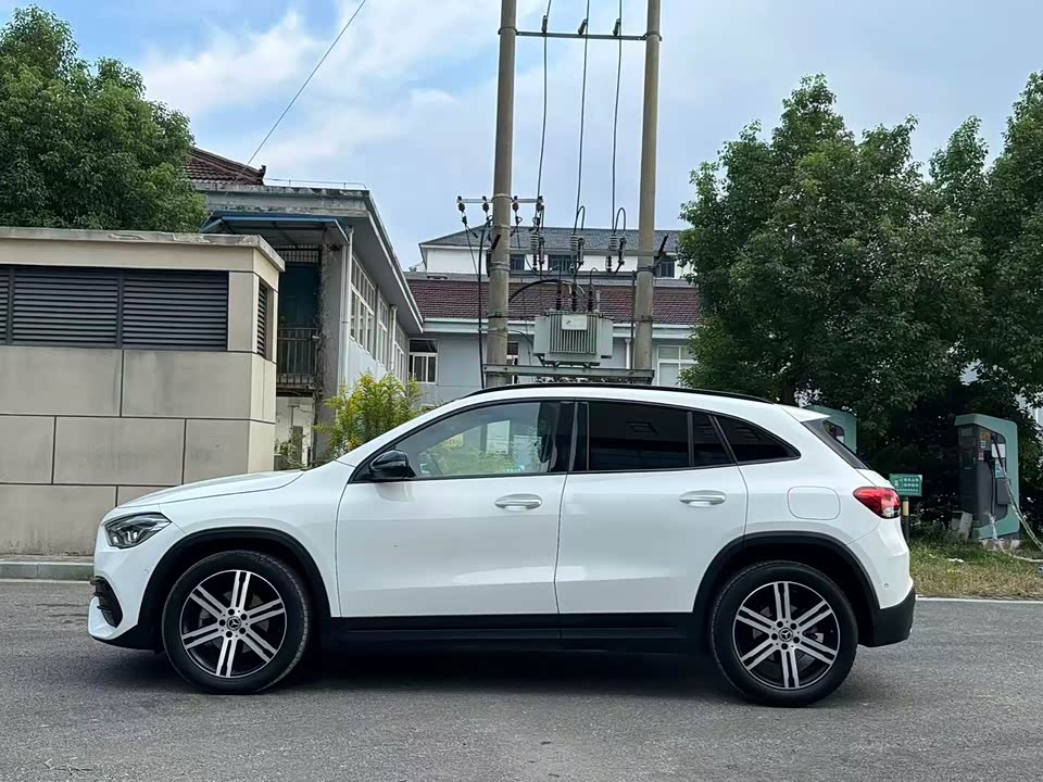 Mercedes-Benz GLA