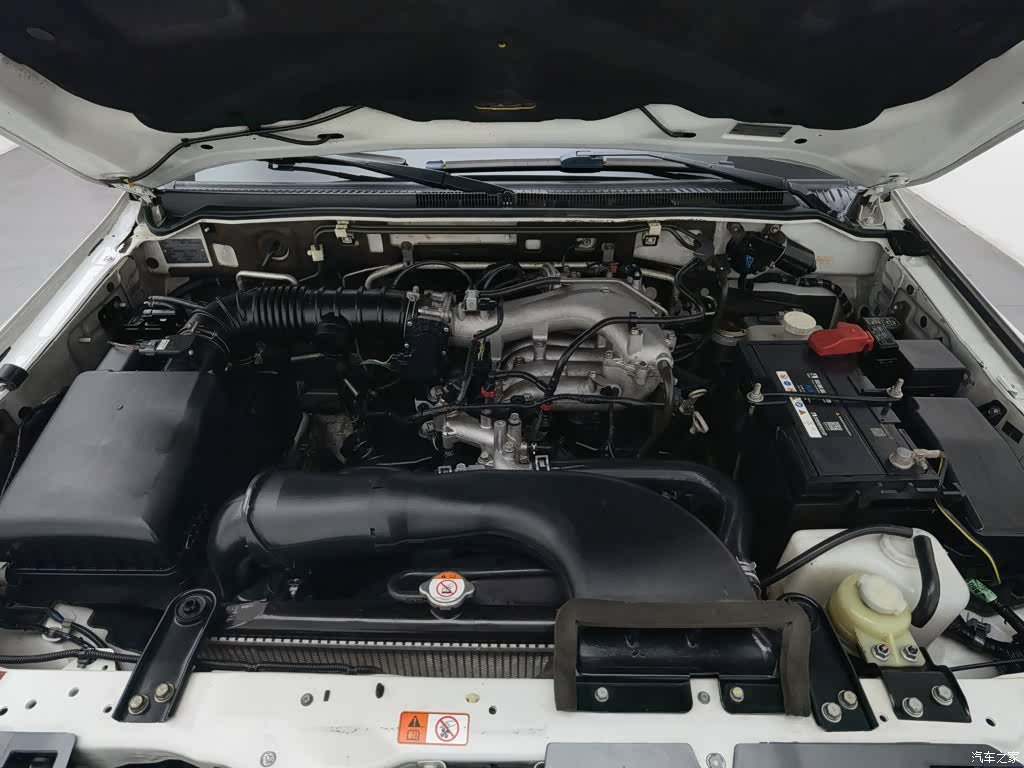Mitsubishi Pajero, 2015 6
