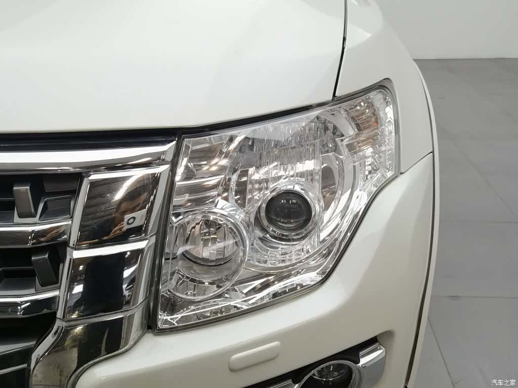 Mitsubishi Pajero, 2015 7