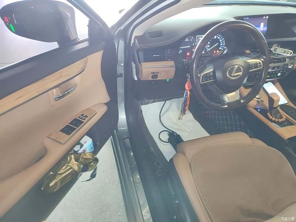 Lexus ES, 2018 16