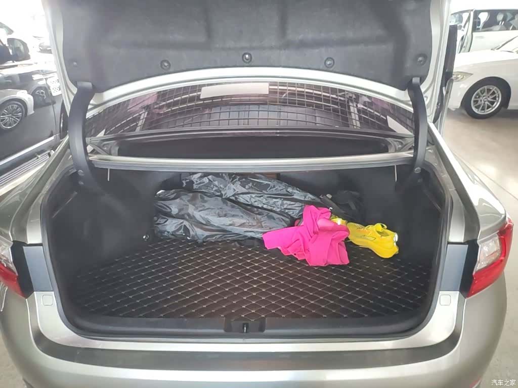 Lexus ES, 2018 19