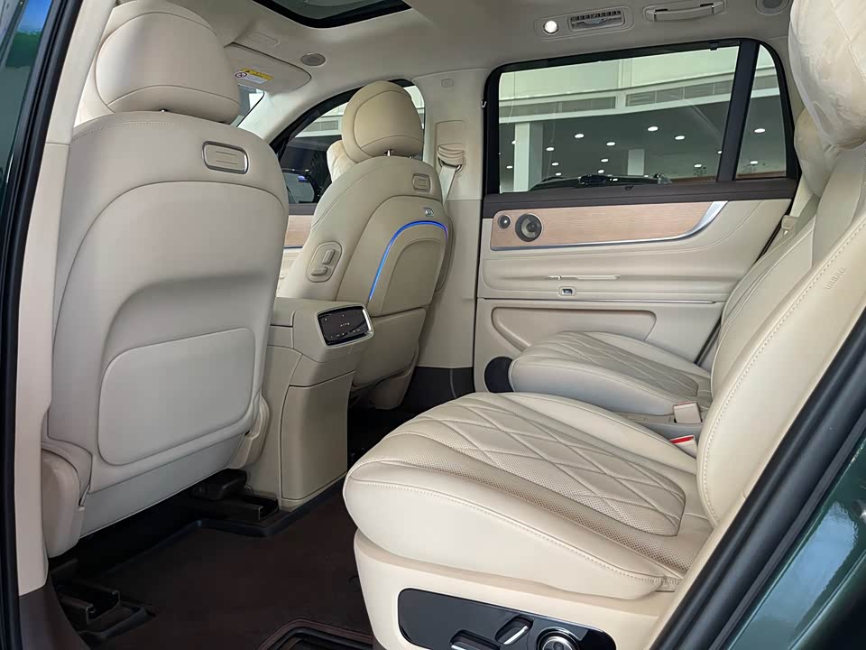 AITO Ask the world M9