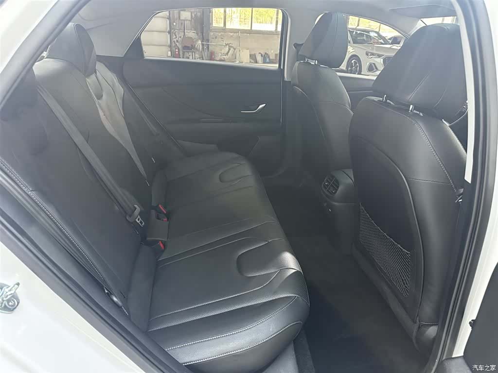 Hyundai Elantra, 2023 30