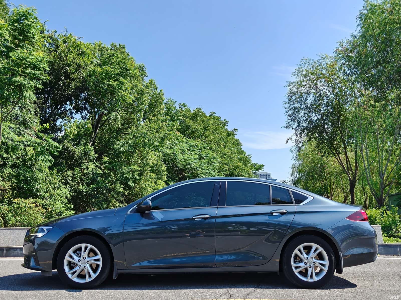 Buick Regal, 2021 3