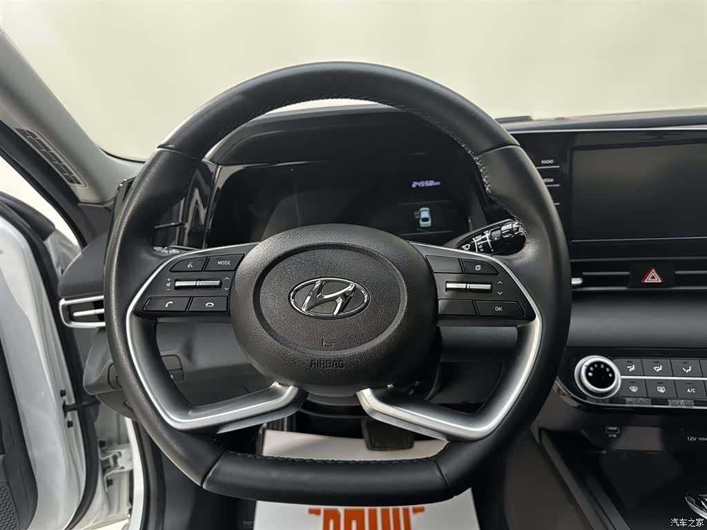 Hyundai Elantra, 2023 10