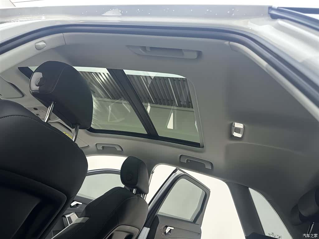 Audi Q3, 2022 11