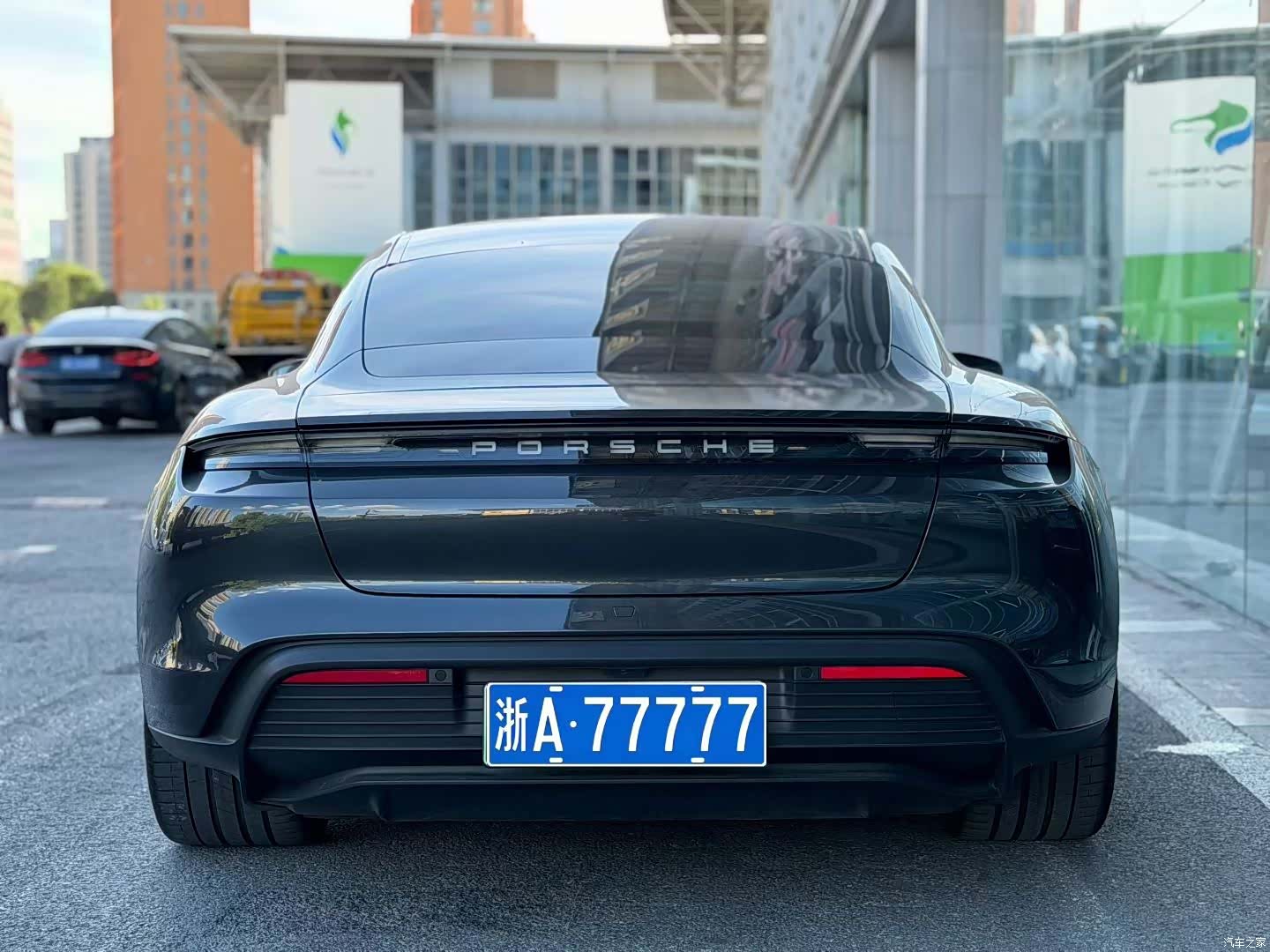 Porsche Taycan, 2021 3