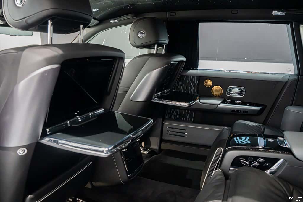 Rolls-Royce Phantom, 2021 12