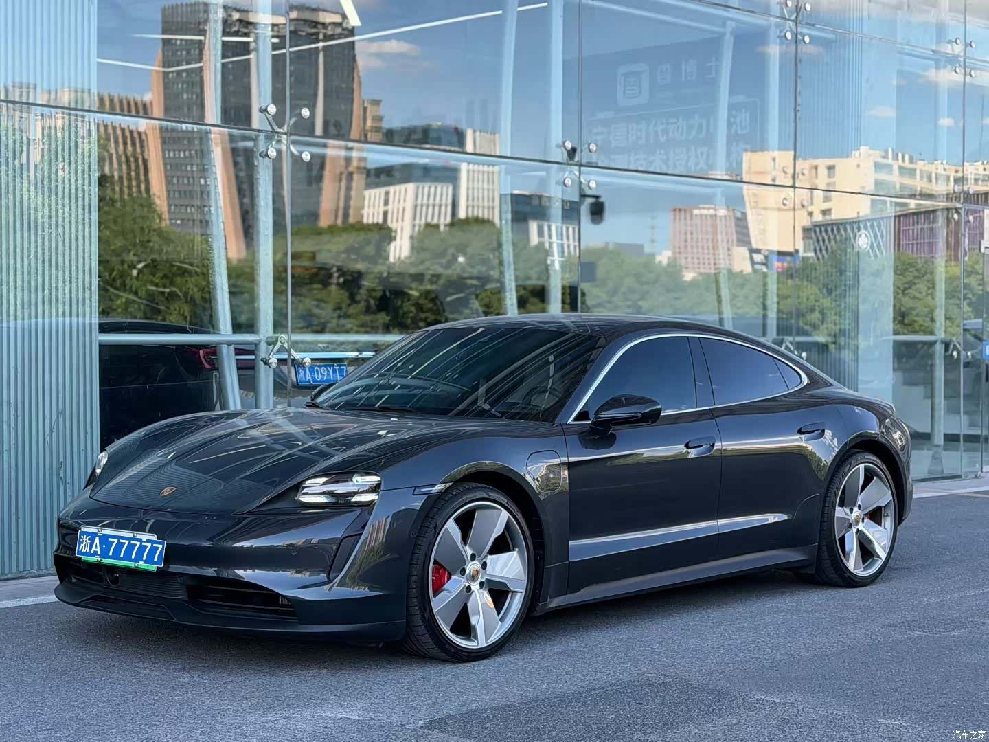 Porsche Taycan