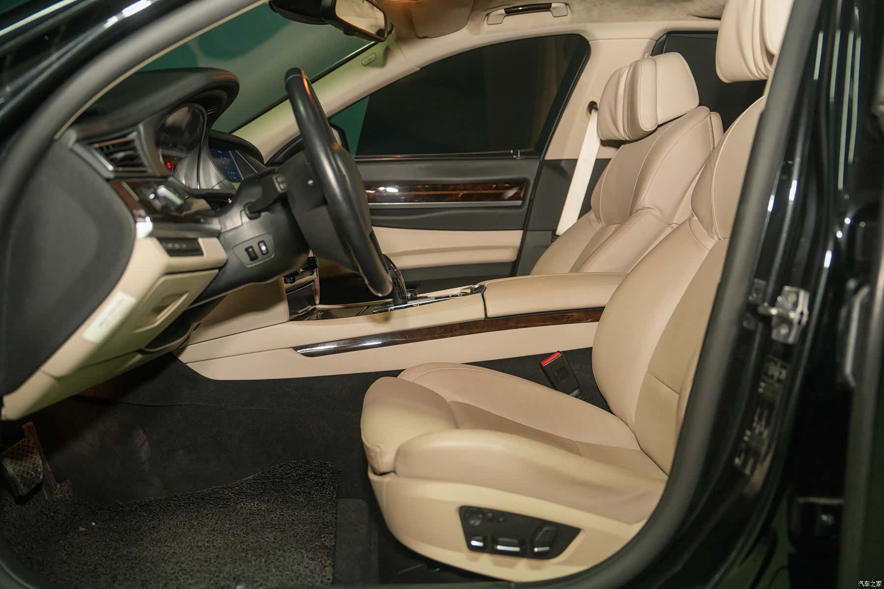 BMW 7 Series, 2012 30