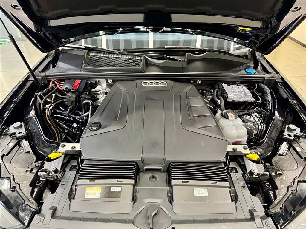 Audi Q7, 2024 11