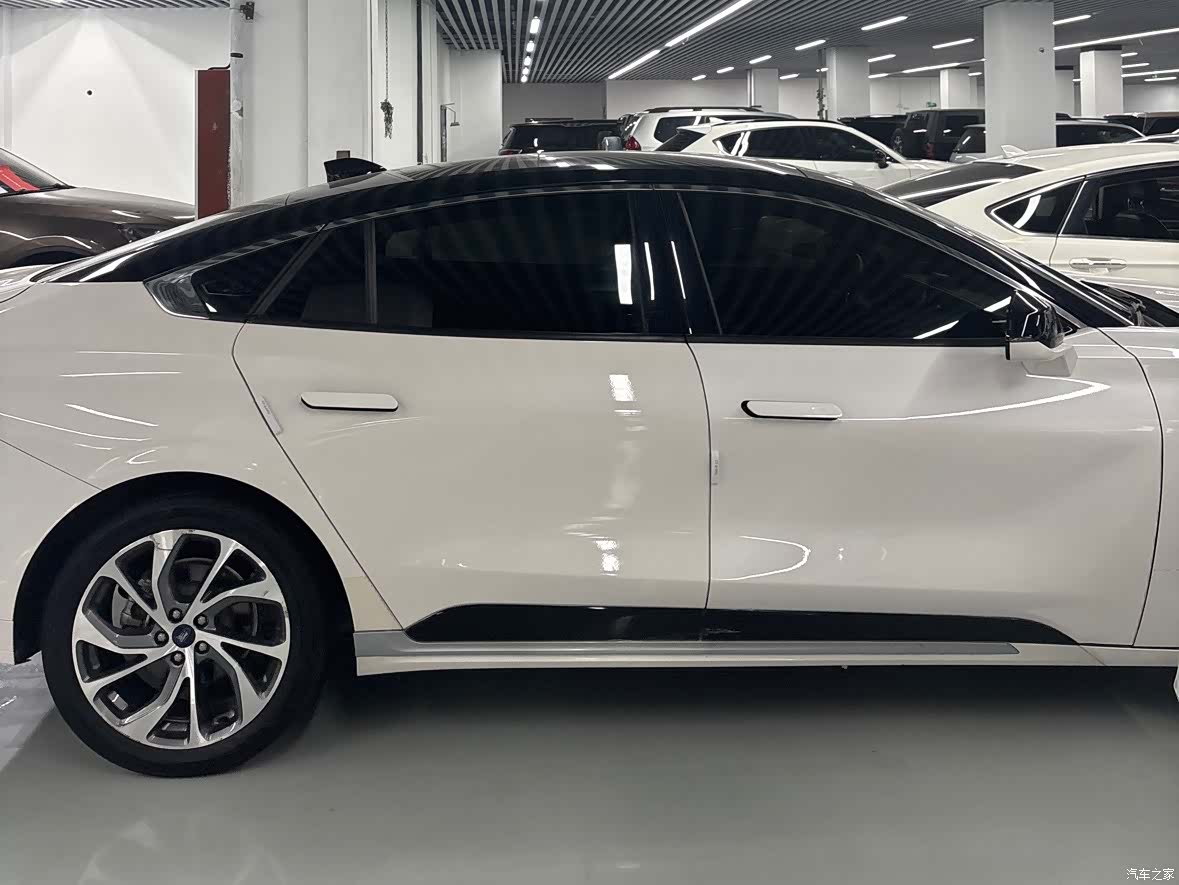 Ford Mondeo, 2022 3