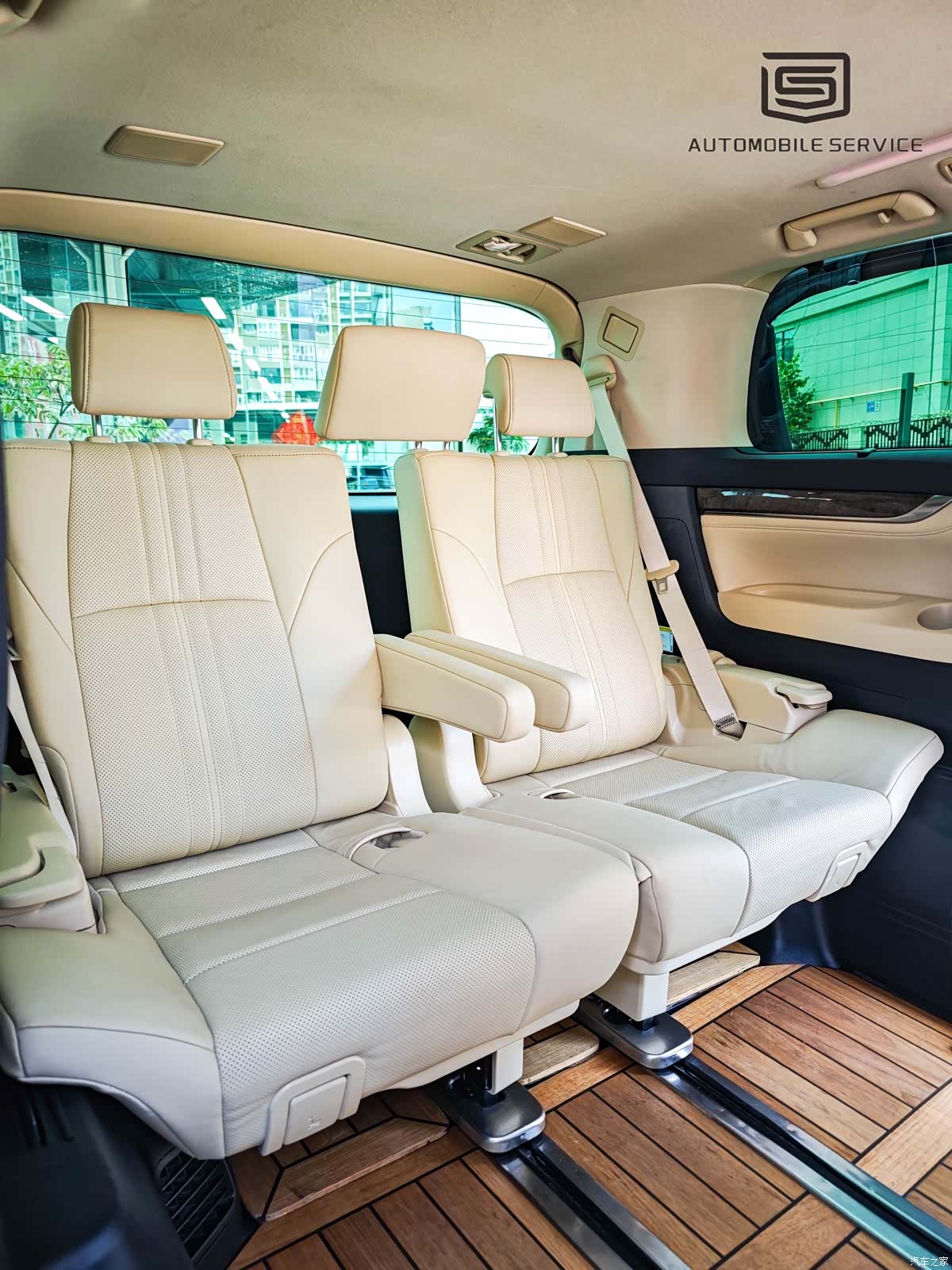 Toyota Vellfire, 2021 11