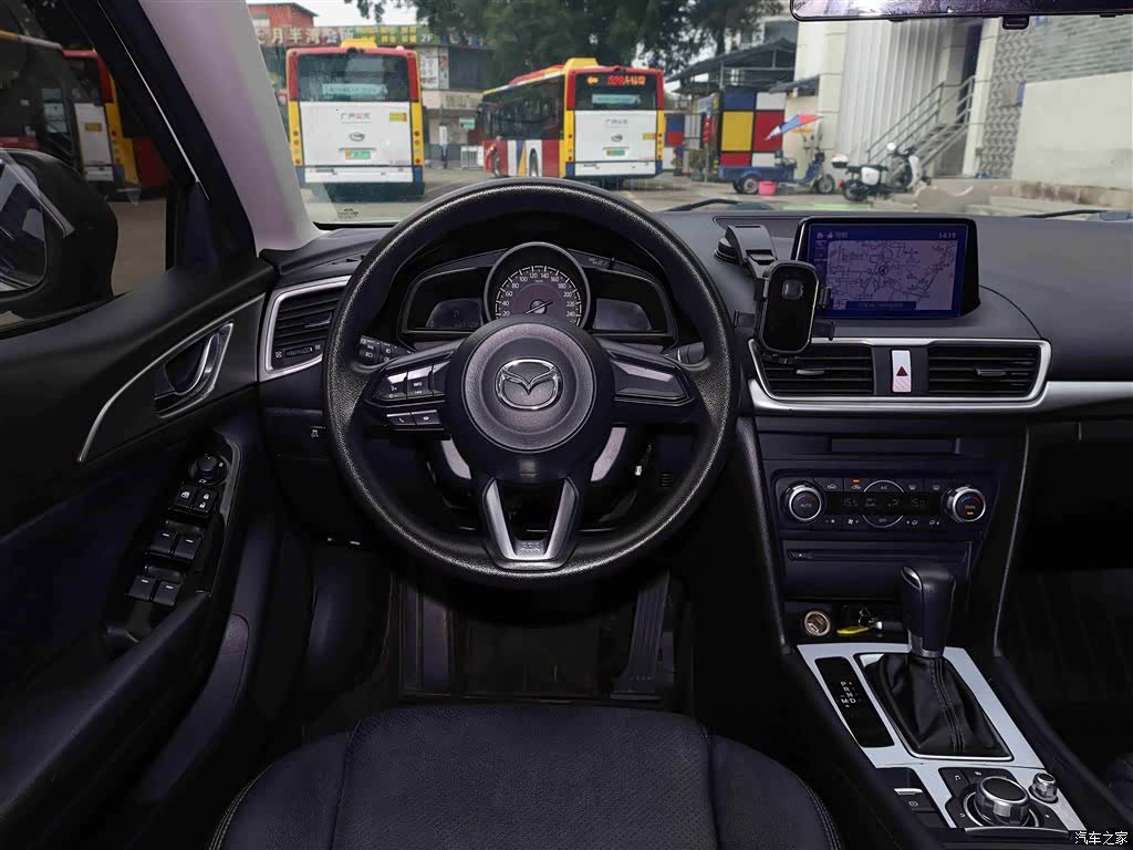 Mazda Mazda3, 2019 11