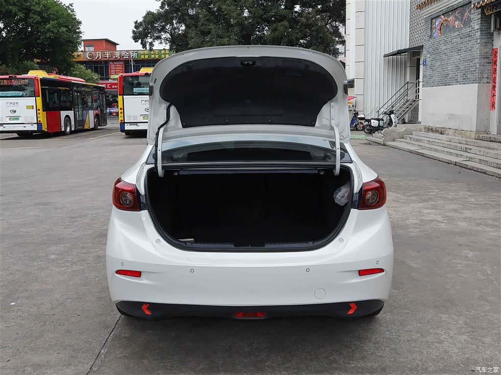 Mazda Mazda3, 2019 15