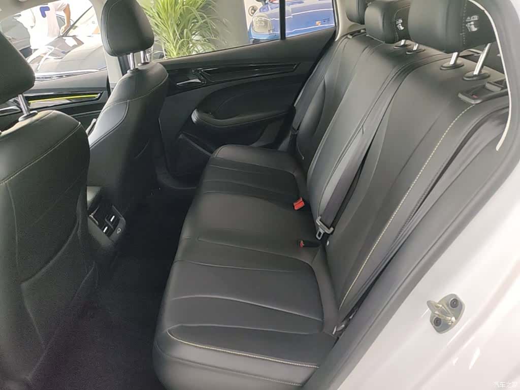 Roewe i5, 2023 17