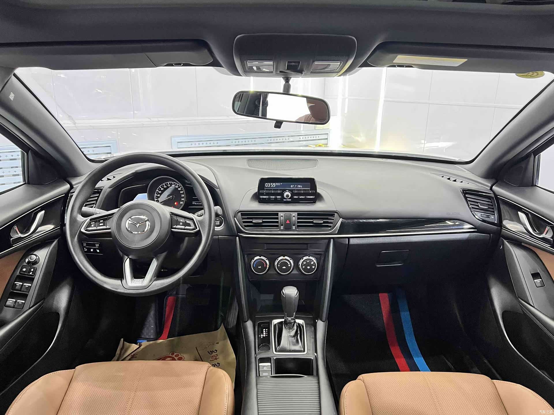 Mazda CX-4, 2023 12