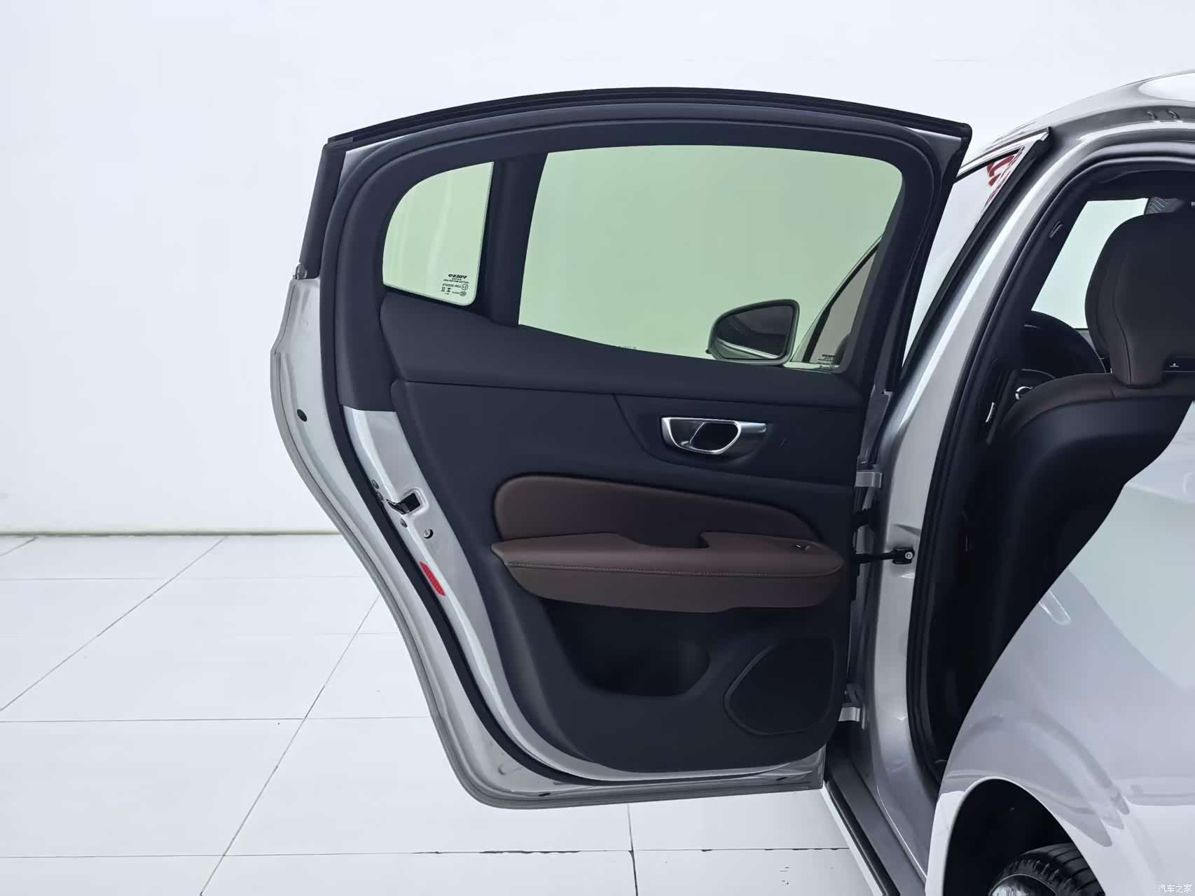 Volvo S60, 2023 13
