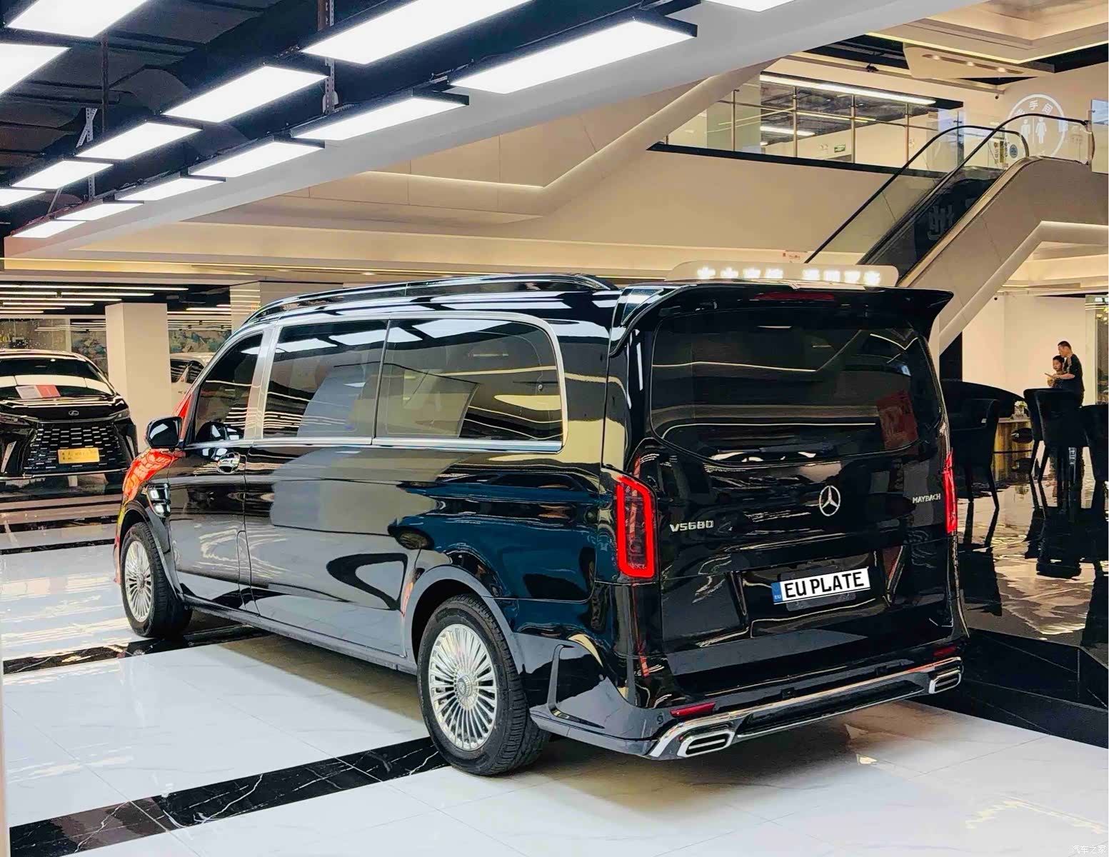 Mercedes-Benz 7, 2024 3