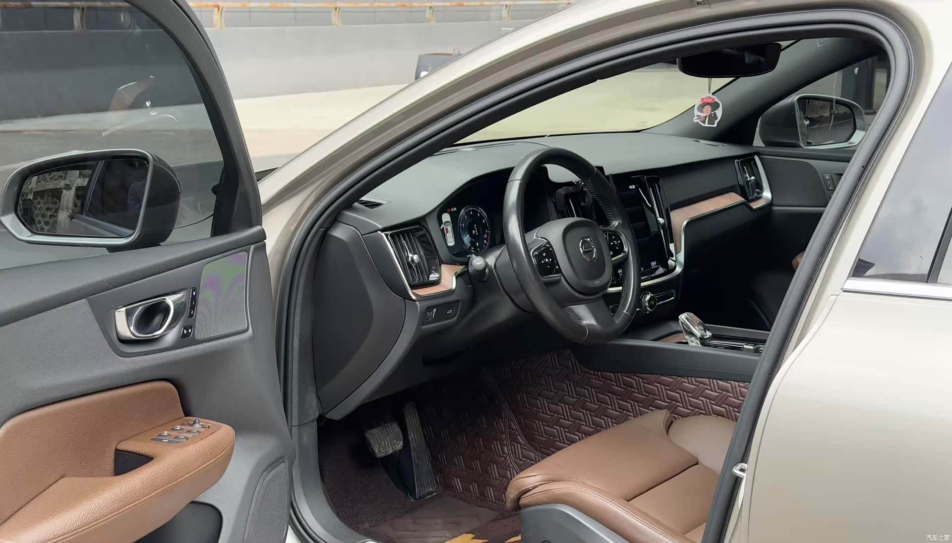 Volvo S60, 2022 8