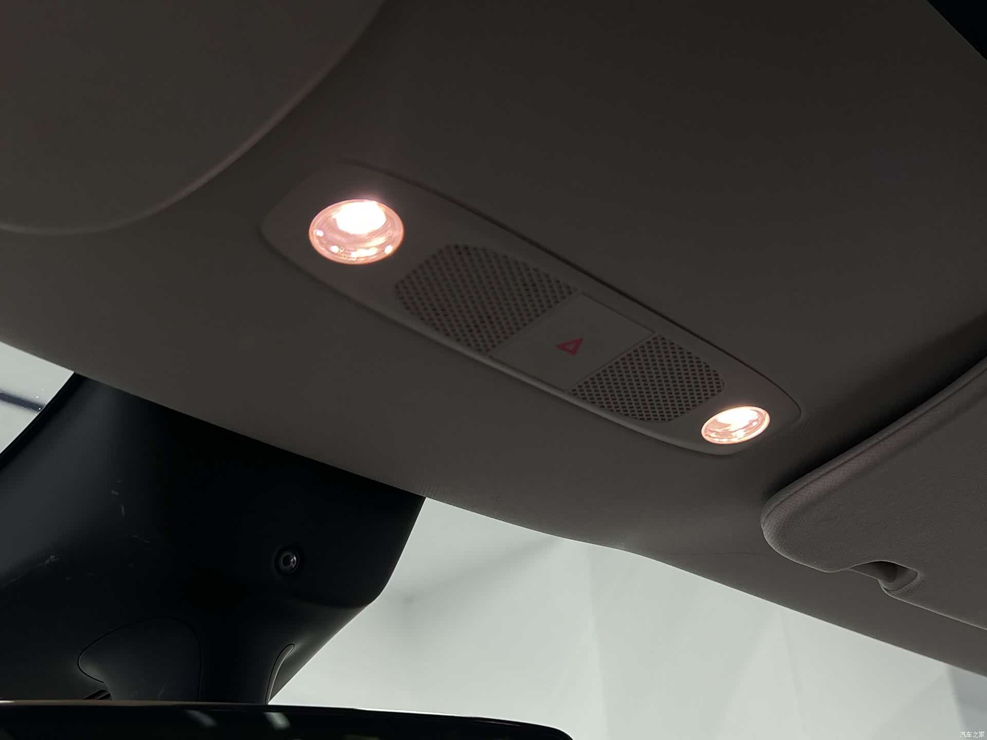 Tesla Model Y, 2022 33