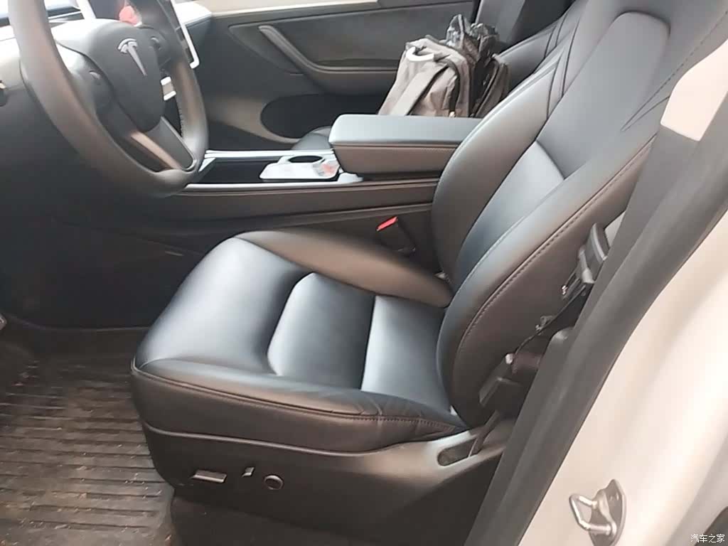 Tesla Model Y, 2024 15