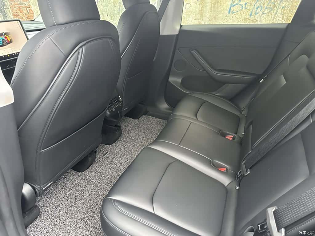 Tesla Model Y, 2024 24