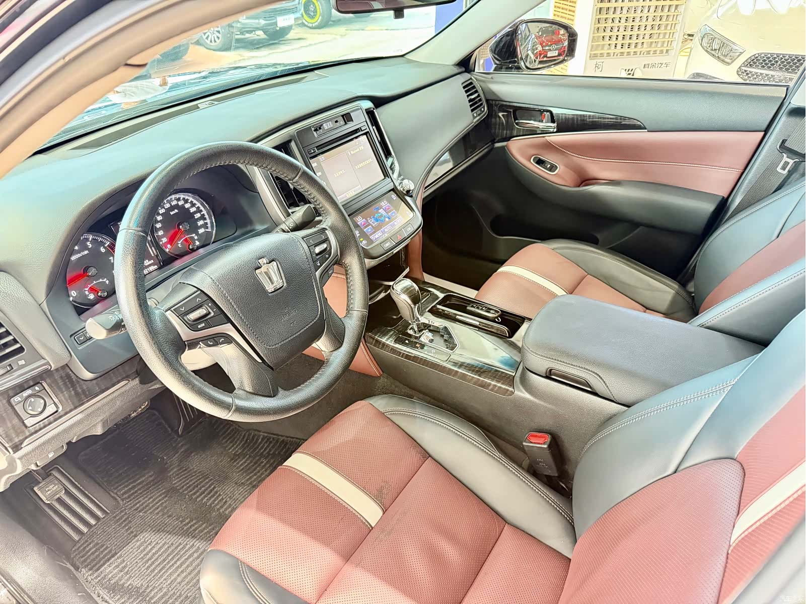 Toyota Crown, 2017 6